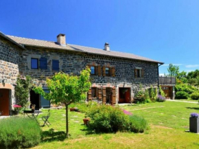 Ancienne ferme avec terrasse abritée au pied du pic du Lizieux - FR-1-582-263